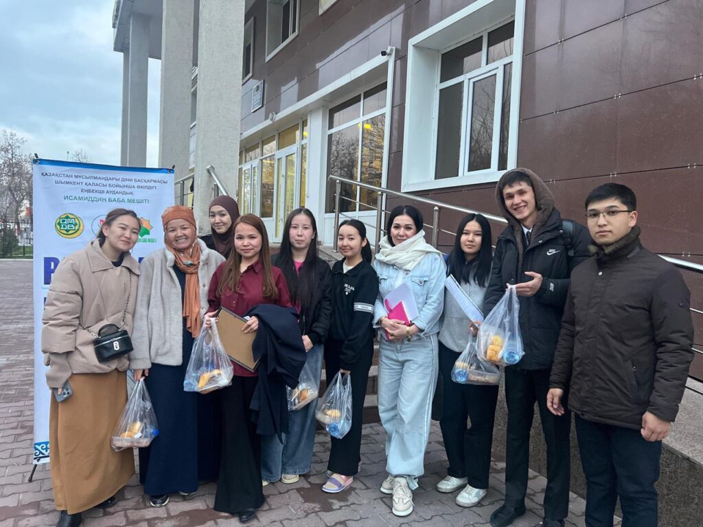 50 студентке ауызашар себеті таратылды