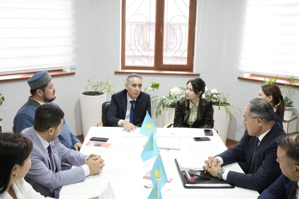 ШЫМКЕНТТЕ МЕДИАЦИЯ ИНСТИТУТЫН ДАМЫТУ МӘСЕЛЕЛЕРІ ТАЛҚЫЛАНДЫ