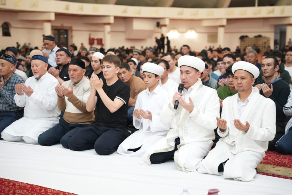 ШЫМКЕНТТЕ ТАРАУЫҚ НАМАЗЫНА 86 000 ЖАМАҒАТ ҚАТЫСТЫ