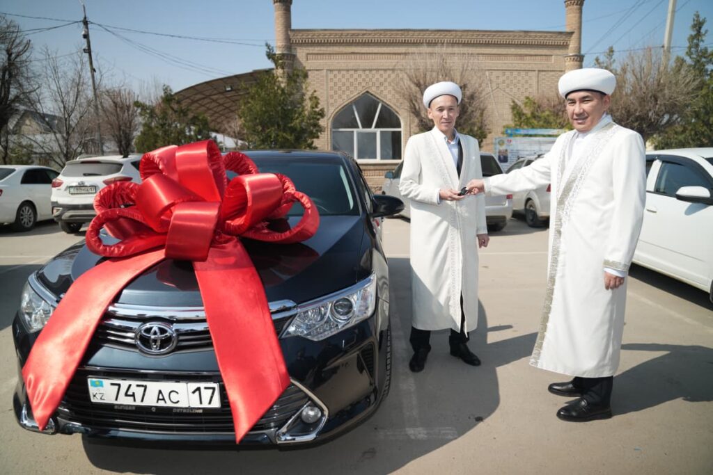 ҚАРАТАУ АУДАНДЫҚ МЕШІТІНЕ АВТОКӨЛІК ТАБЫС ЕТІЛДІ