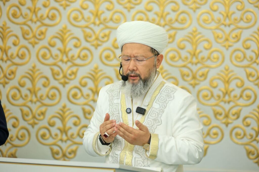 БАС МҮФТИ ҚАДІР ТҮНІНДЕ ҚҰРАН ХАТЫМ ДҰҒАСЫН ЖАСАДЫ