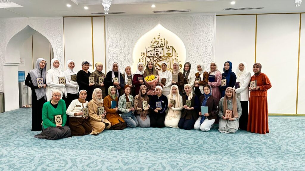 Әліппе тәмамдаған шәкірттерге Құран Кәрім кітабы табысталд