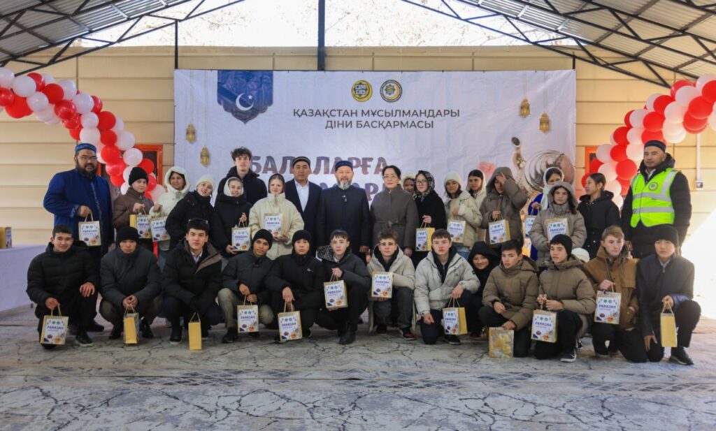 ҚМДБ ТӨРАҒАСЫ ШЫМКЕНТТЕГІ БАЛАЛАР ҮЙІНЕ БАРДЫ