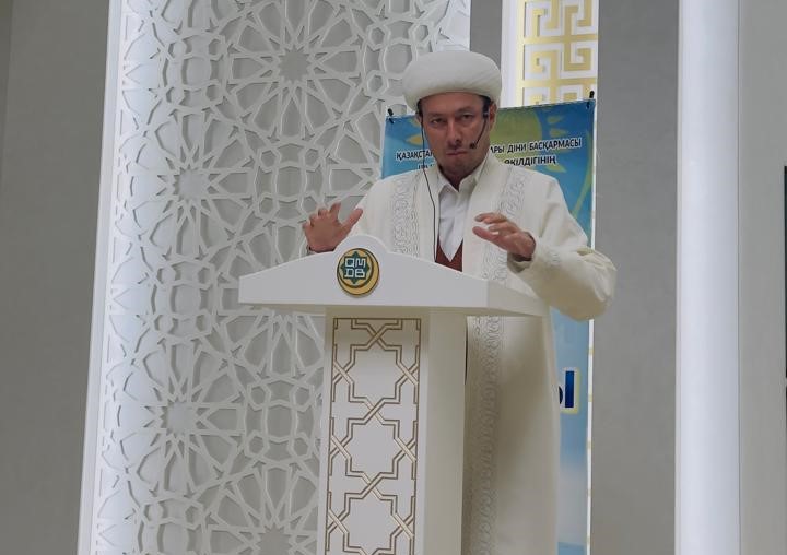 ЖАСТАР СЕКТОРЫ ЖАМАҒАТПЕН КЕЗДЕСТІ