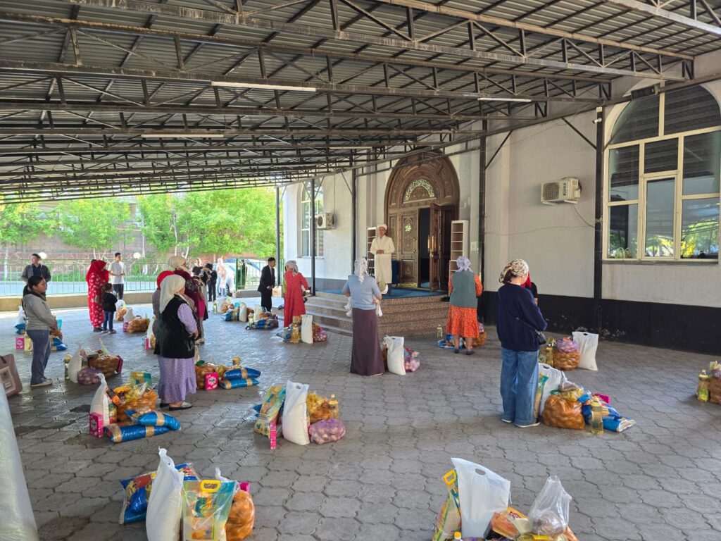 ШЫМКЕНТТЕ БІРЛІК КҮНІНЕ ОРАЙ 30 ОТБАСЫҒА КӨМЕК БЕРІЛДІ