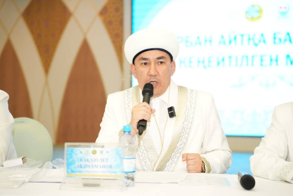 ШЫМКЕНТТЕ ҚҰРБАН АЙТҚА БАЙЛАНЫСТЫ МӘЖІЛІС ӨТТІ